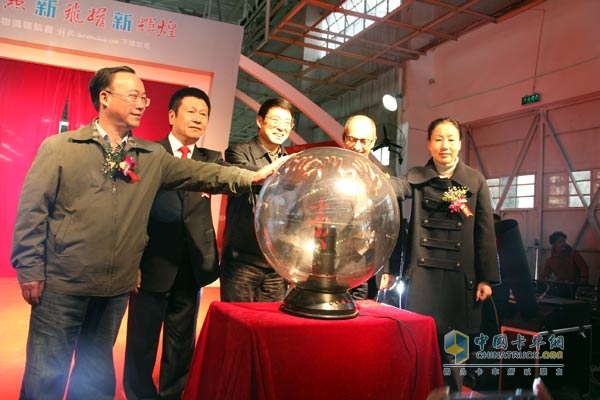 一汽通用公狮l量产下线及产品实拍