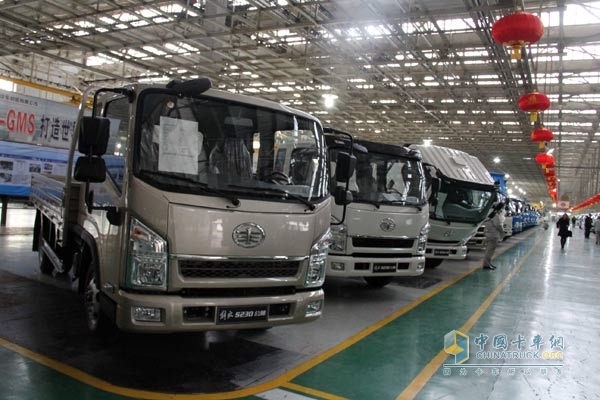 一汽通用公狮l量产下线及产品实拍