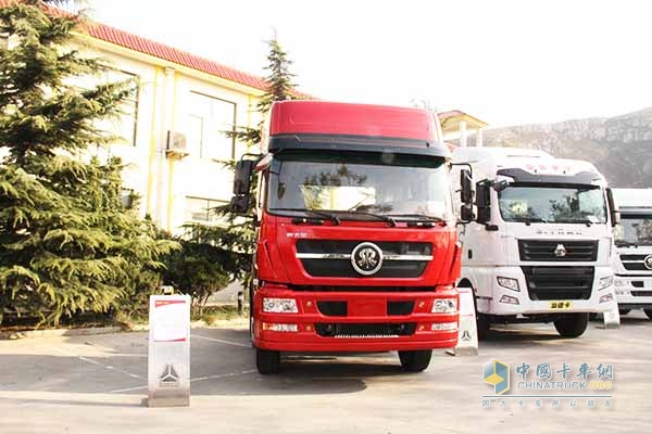 中国重汽 D7B 340马力 6x4 万博体育app下载入口