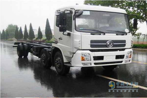 东风商用车 天龙 康明斯210马力 6x2 国四万博体育app下载入口
