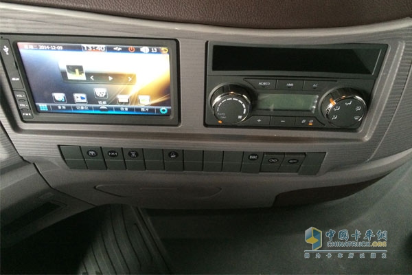 东风商用车 天龙旗舰 480马力 6x4 国四 高配万博体育app下载入口