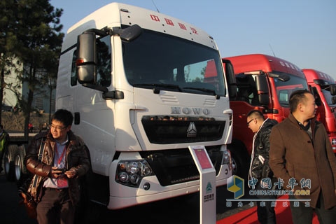 中国重汽 豪沃T5G 346马力 6X4 国四万博体育app下载入口
