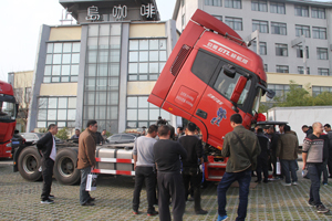 华东首台 欧曼GTL超能版十万公里保养口碑载道