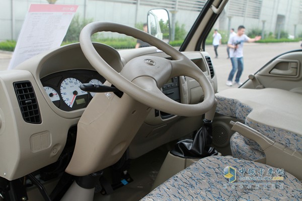 时代汽车 小卡之星2排半平板（内饰）