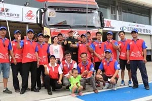 6x4量产车 PK 4x2赛车 乘龙H7首战告捷