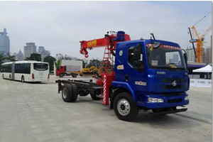 东风柳汽乘龙随车吊南博会抢眼 较普通车架降重6.35%