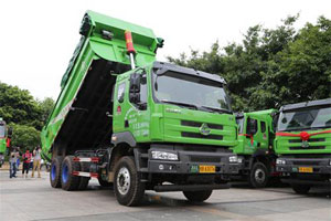 渣运行业升级 东风柳汽推出新型渣土车