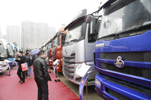 乘龙汽车助力玉柴机器2016营销服务大会