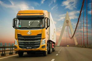 新平台+新动力 乘龙H7玉柴6K版来袭