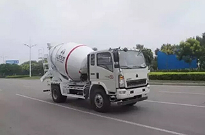 重汽HOWO轻卡小方量搅拌车交付成功