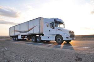 勇往直前！乘龙T7荣耀出征中国卡车公开赛