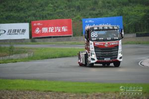 乘龙双雄亮剑，夺取2016中国卡车公开赛成都站冠军