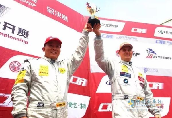 中国“卡车之王”的侯红宁与Adam Lacko