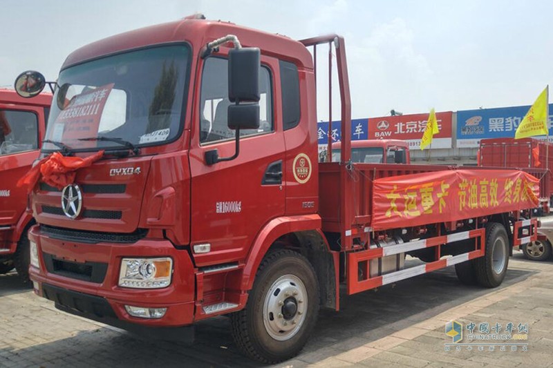 大运 N6中卡 180马力 4X2 6.75米栏板载货车(4.5T前桥)(CGC1160D5BAEA)