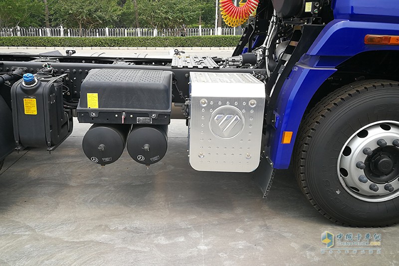 福田戴姆勒 欧曼 新欧曼ETX 6X4 潍柴400马力 国六万博体育app下载入口