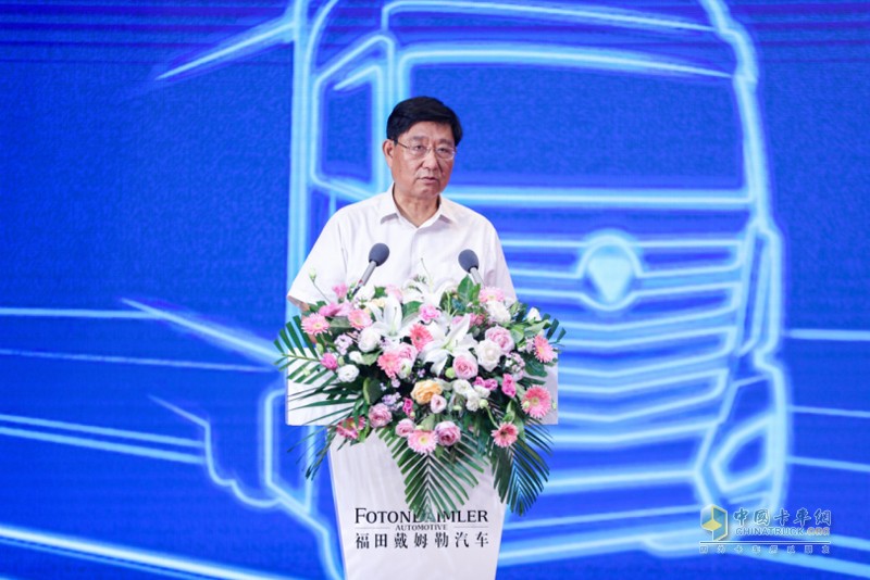 超级动力链新品上市、全系国六到位、321闪修服务发布 欧曼“王炸”惊喜不断