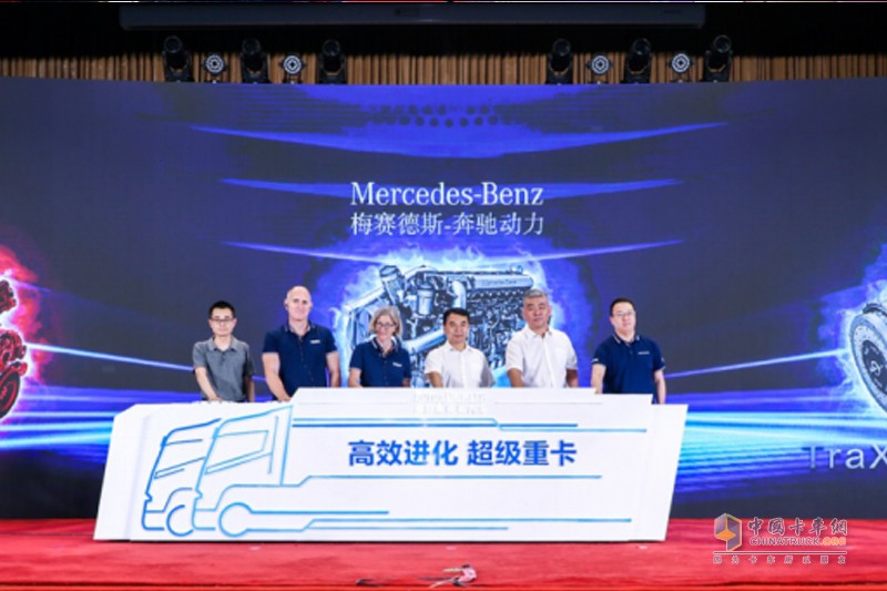 超级动力链新品上市、全系国六到位、321闪修服务发布 欧曼“王炸”惊喜不断