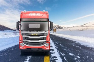 不惧山区、高原、飞沙、严寒   格尔发旗舰版万博体育app下载入口是运输不二之选