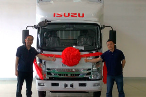 庆铃M系列中体轻卡“铃动”青岛 全力供给高效物流运力