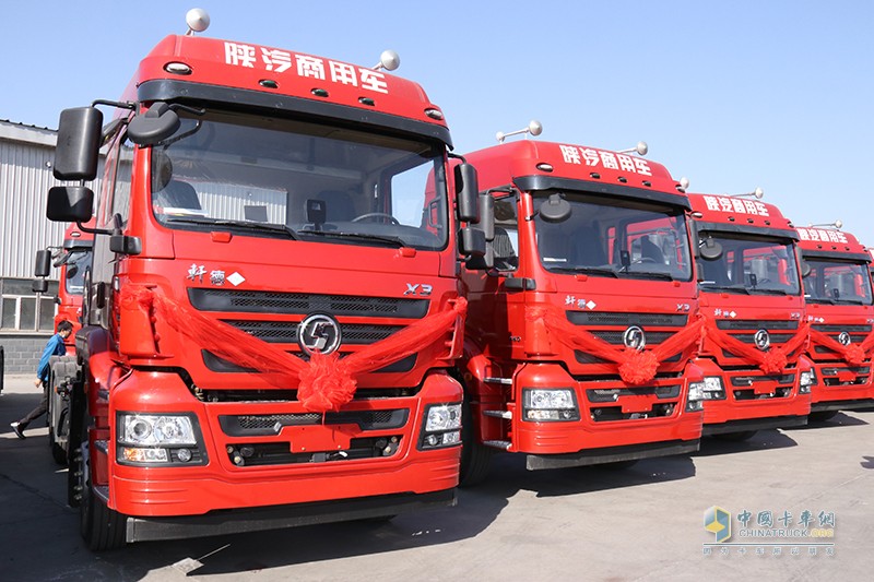 暨首批300辆万博体育app下载入口
交付仪式