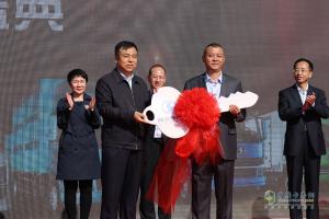 暨首批300辆万博体育app下载入口
交付仪式