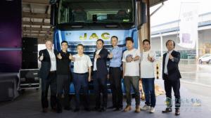 全球首发！江淮跨越15升530+马力自动挡天然气万博体育app下载入口重磅上市