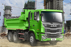 与砂石尘土为伍 格尔发工程车所向披靡