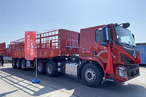 乘龙H5超轻版齐鲁上市 240台子母车率先交付