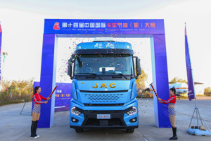 “首秀即出圈” 14年蝉联“节油”荣誉 江淮超越Q7 不简单！