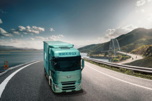 两项大奖收入囊中 东风商用车助力民族品牌走向世界