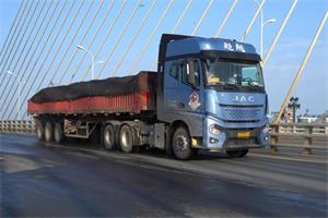 致富首选！江淮超越Q7让砂石料运输更轻松！