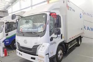 全新乘龙L2侧换电轻卡亮相服贸会 向全球展示中国领先技术