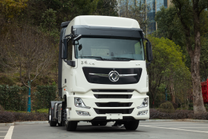 走南闯北的东风天龙KX王者版 2022再夺大奖