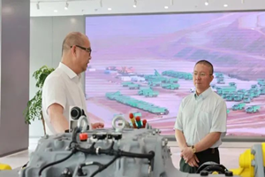 浙江吉利远程新能源商用车集团有限公司董事长周建群一行莅临凯博易控参观交流