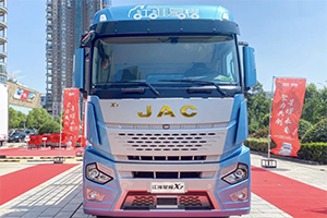 绿通运输黑马，江淮星耀X7 8×4载货车请你吃新鲜西瓜