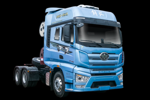 一汽解放新年第一车-J7创领版燃气重卡“劲擎”领航