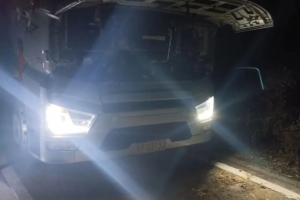 解放卡车：寒夜疾驰护绿苗，解放服务暖征途