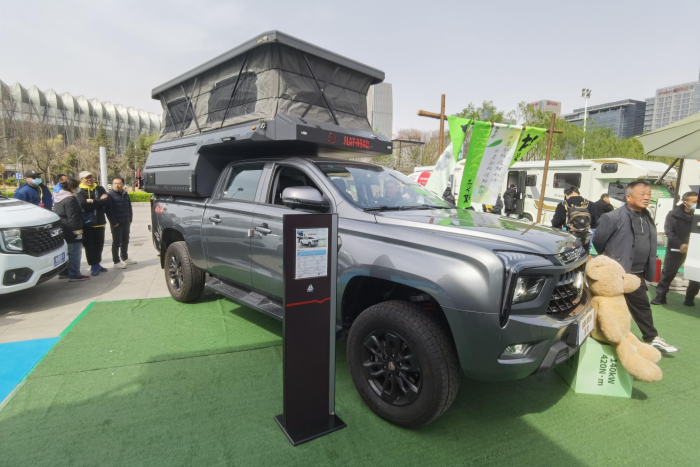 中国重汽轻型汽车强势登陆三大房车展，演绎移动生活新风尚