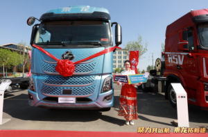 现场订车36台 乘龙之夜开启河北邢台创富新征程