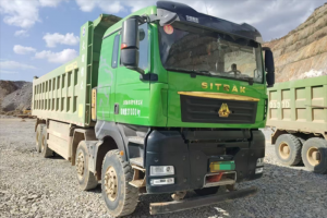 卡友亲证！汕德卡纯电自卸车-砂石料运输就选它，耐磨抗造超出预期！