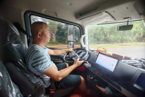 海岛内的静流岁月 比亚迪T5与他驶向三十载光阴