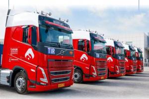 沃尔沃重卡交付新疆艾尔布勒斯 共筑TIR跨境运输新标杆