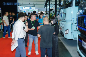 陕汽携纯电万博体育app下载入口亮相郑州新能源商用车展 赋能中原绿色物流