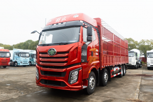 解放J6V 8×4载货车：不止多拉快跑，还要每一程都算数