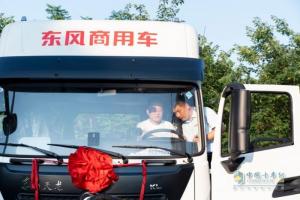 东风商用车全国品鉴活动首站启动 展示快递运输车的速递价值