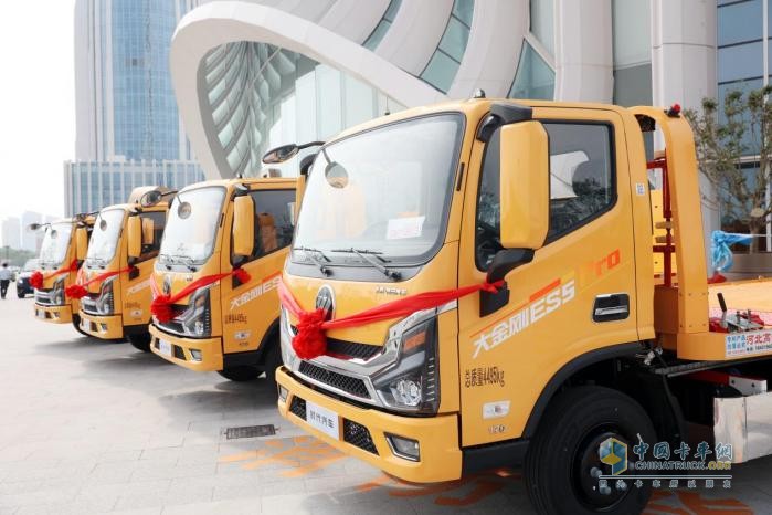 时代专底瑞沃大金刚ES5Pro清障车，为客户提供高性价比的选择