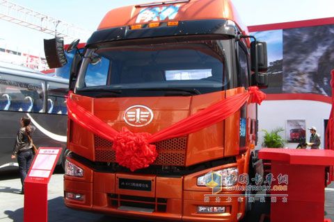 一汽解放 J6P重卡 320马力 6×2 万博体育app下载入口 CA4250P66K2T3E