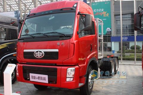 一汽解放 新大威重卡 270马力 4×2 万博体育app下载入口 CA4180P2K2EA81