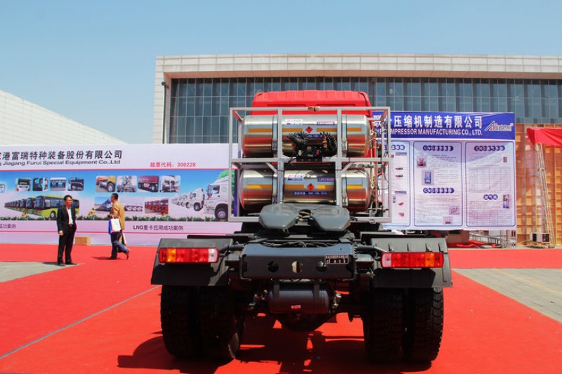 北奔 V3M重卡 336马力 6X2 国五LNG万博体育app下载入口(ND4240L27J7Z01)