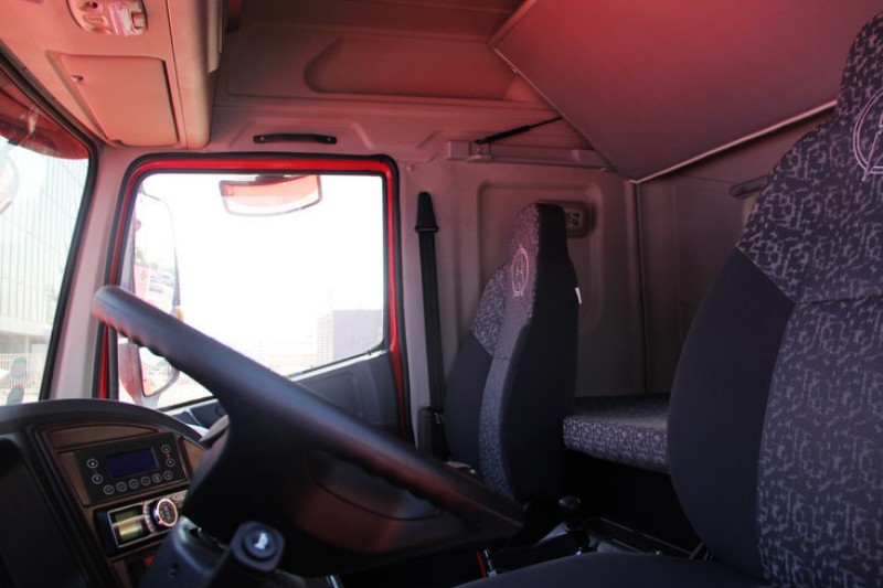 北奔 V3M重卡 336马力 6X2 国五LNG万博体育app下载入口(ND4240L27J7Z01)